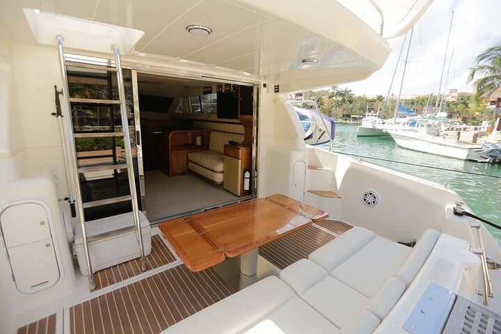 Private 4-Hour 47' Azimut Yacht Charter — Snorkel Inha Reef from Playa del Carmen photo 3