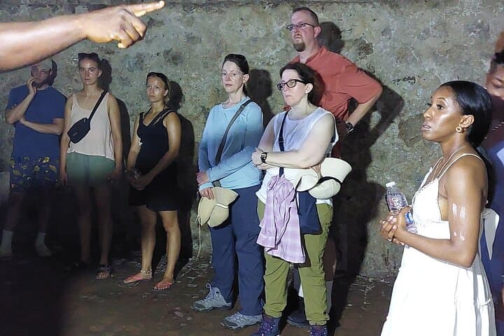 Slave River to Cape Coast Castle: Full-Day Guided History Tour from Accra
