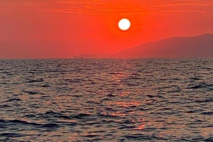 Sorrento Sunset Cruise: Prosecco, Swim Stops & Coastal Views