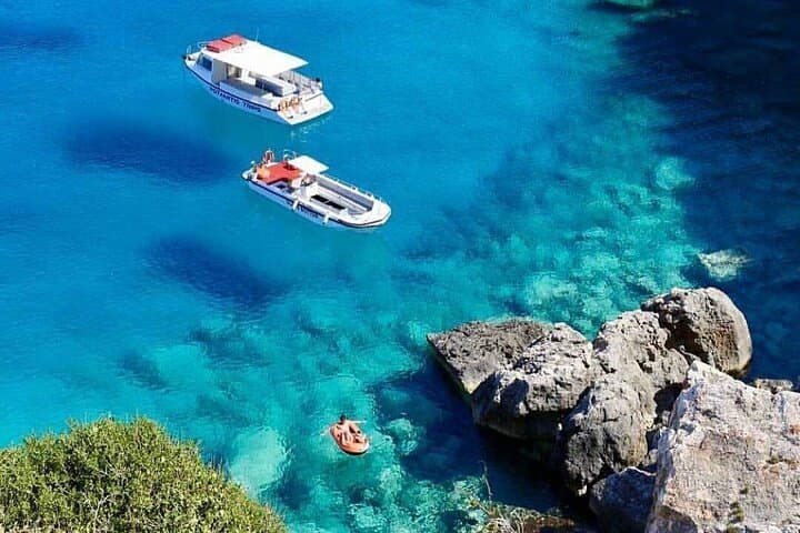 Zakynthos Blue Caves & Navagio Shipwreck: Small‑Boat Coastal Cruise photo 3