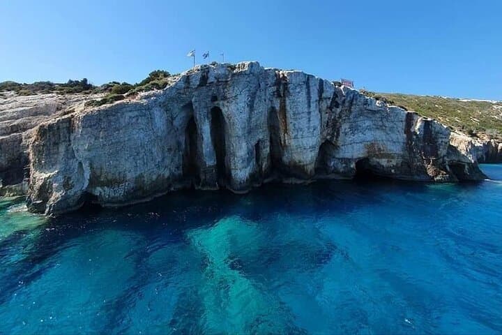 Zakynthos Blue Caves & Navagio Shipwreck: Small‑Boat Coastal Cruise photo 4