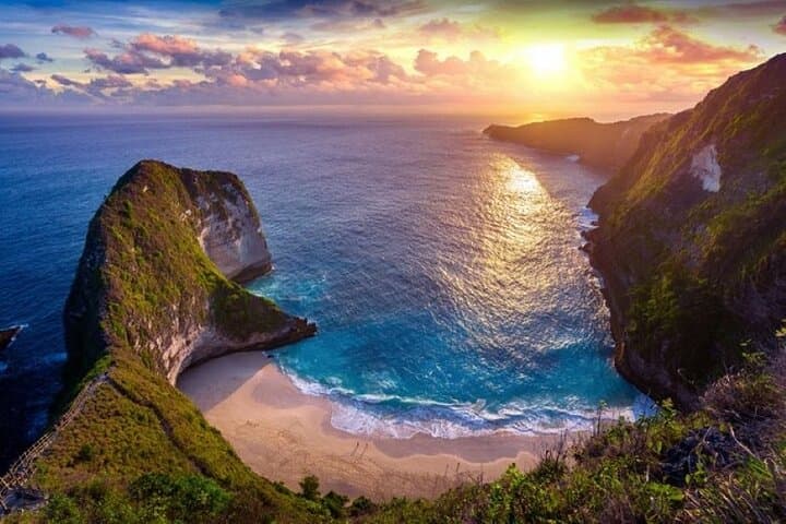 West Nusa Penida Private Tour: Angel's Billabong, Broken Beach & Kelingking Guide