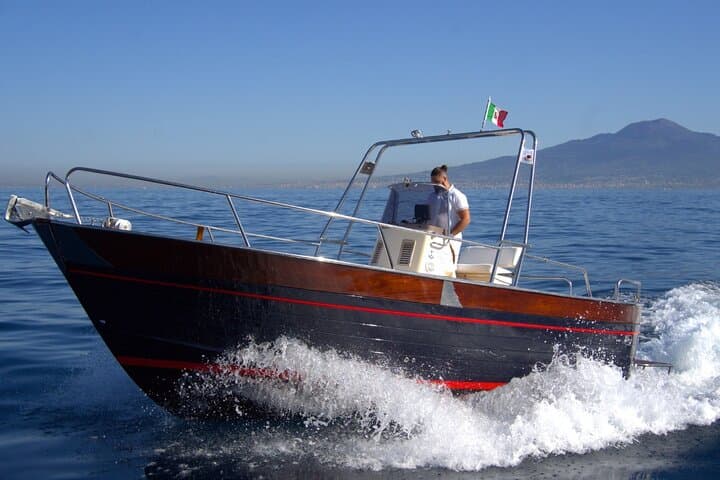 Capri Small-Group Boat Tour: Circumnavigation, Caves & Swimming photo 2