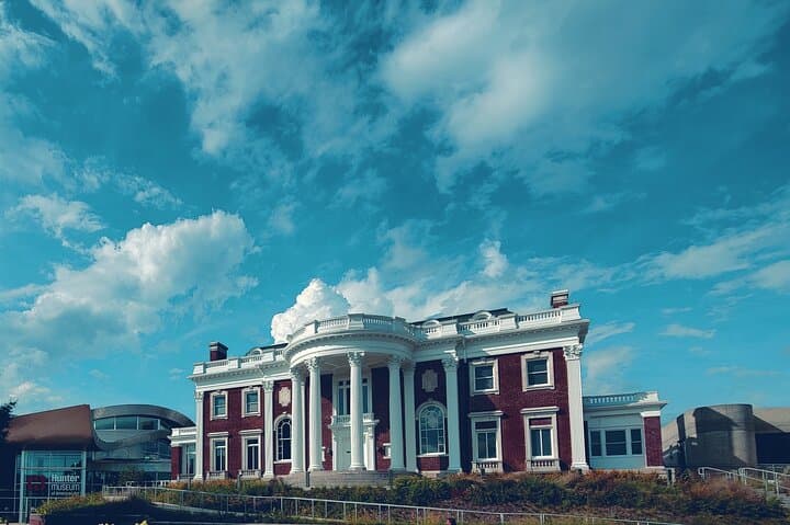 Walking Tour of Chattanooga: Riverfront, Bluff View & Public Art