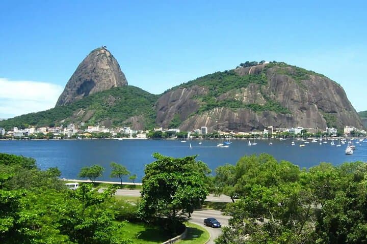 Paint Sugarloaf: 90-Minute Watercolor Class at Aterro do Flamengo photo 6