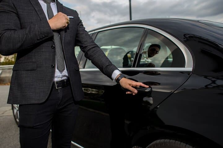 Rome Private Departure Transfer — City Center to Airport with Luggage Included photo 5