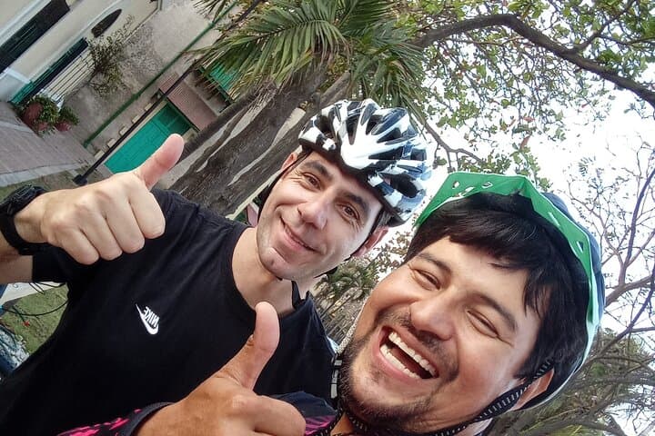 Private Bike Tour of Barranquilla — Riverfront, Murals & Historic El Prado