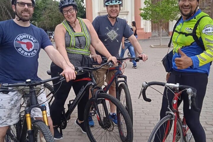 Private Bike Tour of Barranquilla — Riverfront, Murals & Historic El Prado photo 3