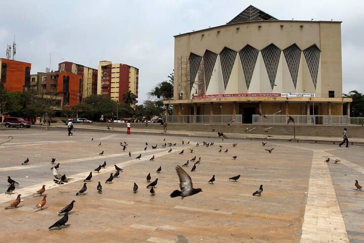 Private Bike Tour of Barranquilla — Riverfront, Murals & Historic El Prado photo 5