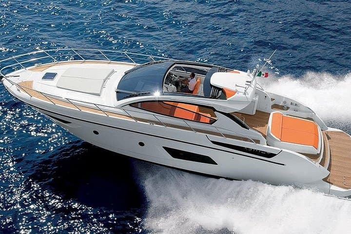 52-Foot Azimut Yacht Charter in Miami — Biscayne Bay Luxury Cruise photo 1