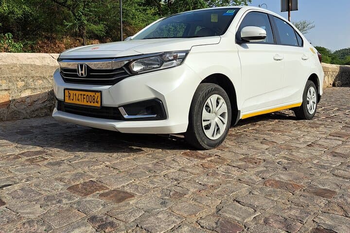 Private Transfer: New Delhi to Jaipur — Comfortable Door-to-Door Ride photo 2