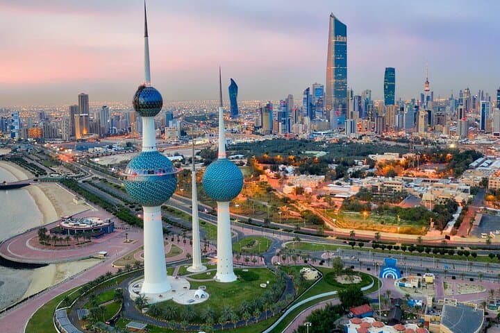 Kuwait City Full-Day Guided Walk: Grand Mosque, Souqs & Modern Landmarks photo 3
