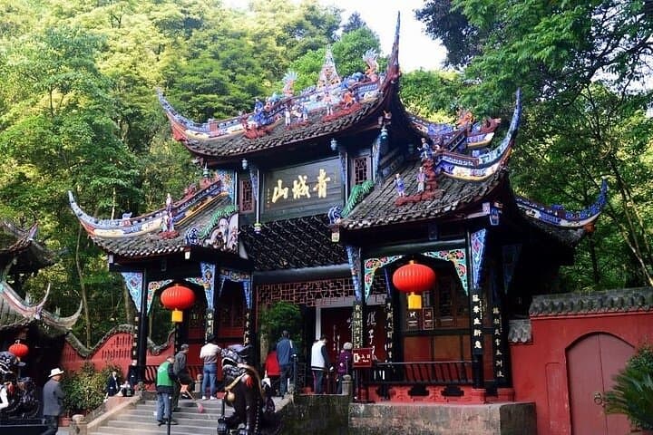 Dujiangyan and Mount Qingcheng Day Trip — Taoist Temples, Cable Car & Ancient Irrigation photo 2