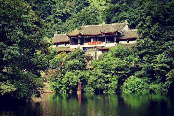Dujiangyan and Mount Qingcheng Day Trip — Taoist Temples, Cable Car & Ancient Irrigation photo 5