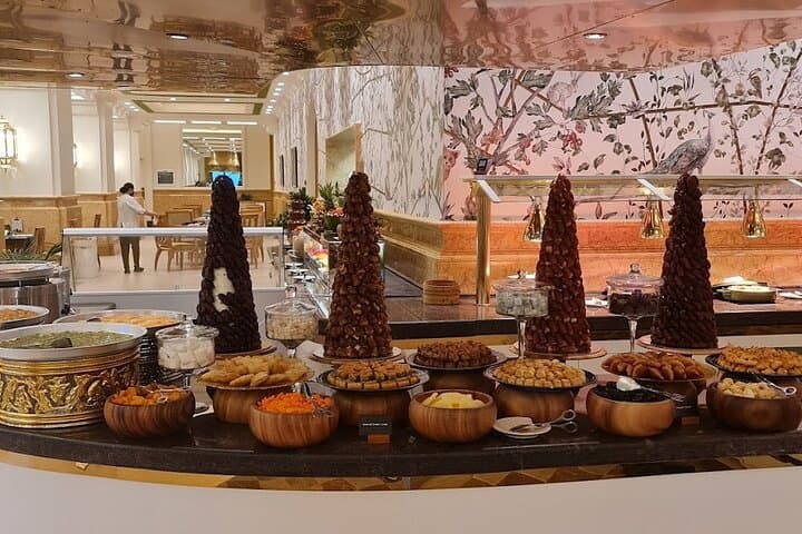 Abu Dhabi Private City Tour with Sheikh Zayed & Emirates Palace Dinner photo 4
