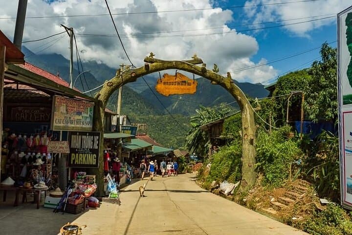 Sapa 2-Day Trek from Hanoi: Cat Cat, Muong Hoa & Ethnic Villages photo 5