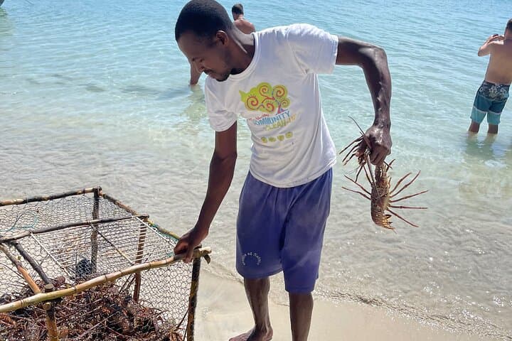 Private Bloody Bay Lobster Lunch and Snorkel at Boobie Cay, Negril photo 3