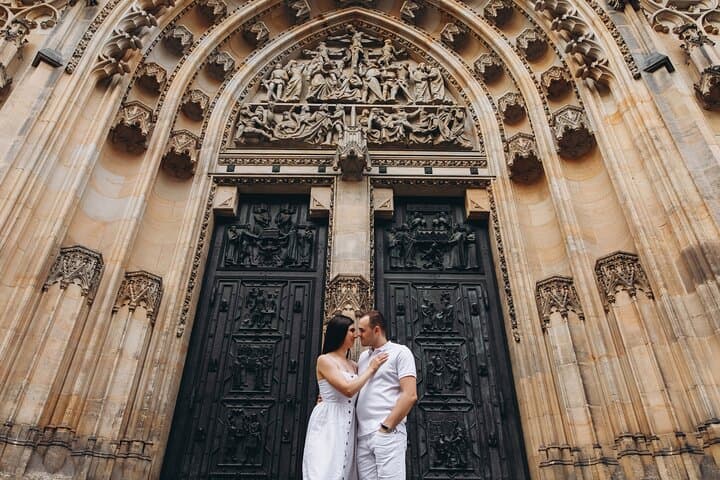 Prague Castle Private Photoshoot — Capture Iconic Castle Views with a Local Photographer