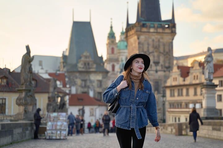 Charles Bridge Prague Photoshoot: Capture Sunrise on the Vltava photo 6