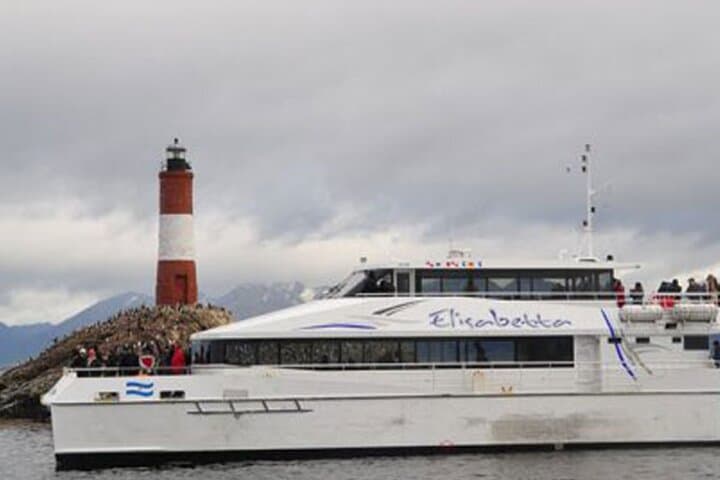 Sailing the Beagle Channel to the Penguin Islands — Ushuaia Wildlife Cruise photo 2