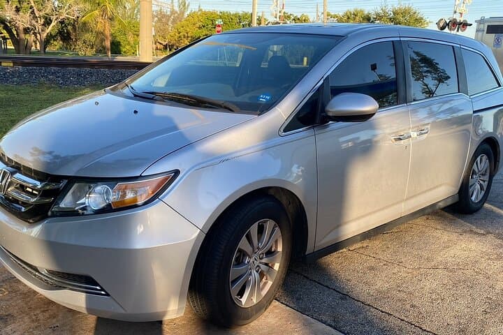 Private JFK to Manhattan Cruise Port Transfer — Door-to-Door Airport Car Service photo 3