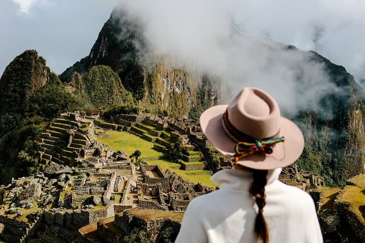 Short Inca Trail: 2-Day Hike to Machu Picchu via Sun Gate & Vistadome Train photo 1