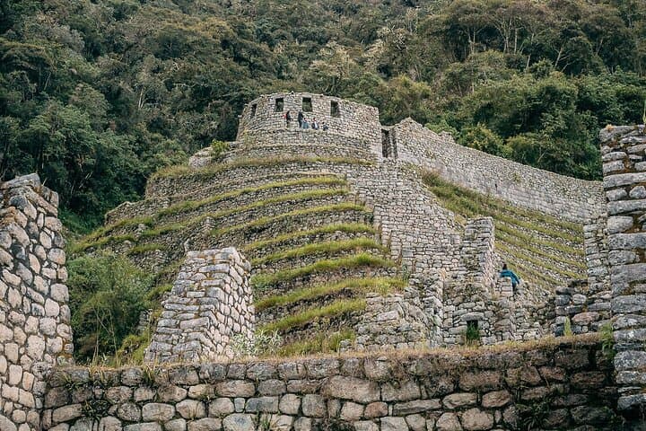 Short Inca Trail: 2-Day Hike to Machu Picchu via Sun Gate & Vistadome Train photo 4