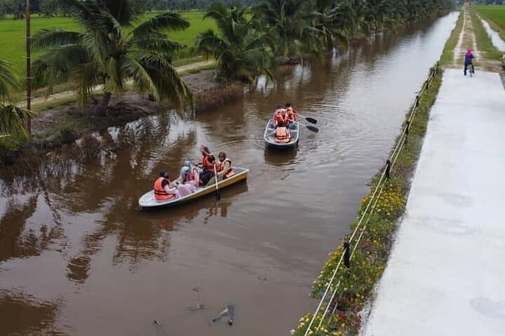 Hands-On Paddy Farming at MARDI Tanjong Karang — Full-Day Rice Field Experience in Selangor photo 5