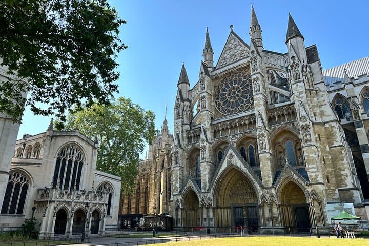Fast-Access Private Tour of Westminster Abbey with a London Blue Badge Guide photo 4