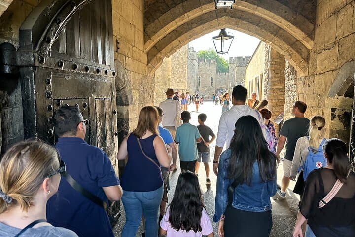 Family-Friendly Guided Tour: Tower of London & Tower Bridge (Skip-the-Line) photo 1