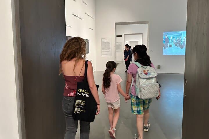 Tate Modern Private Guided Family Tour — Kids-Friendly Art Walk in London photo 6