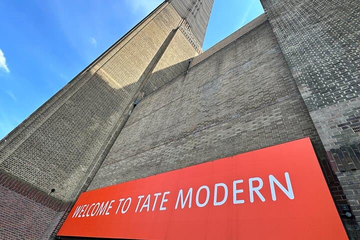 Tate Modern Private Guided Family Tour — Kids-Friendly Art Walk in London photo 3