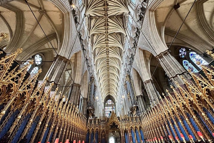 Skip-the-Line Westminster Abbey Family Tour — Kid-Friendly London History Walk photo 4
