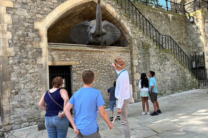 Family-Friendly Full-Day London Tour: Westminster Abbey, Changing of the Guard & Tower of London