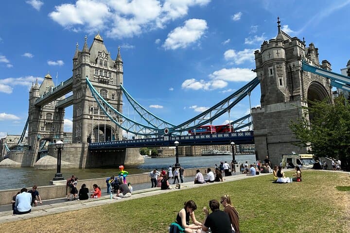 Family-Friendly Full-Day London Tour: Westminster Abbey, Changing of the Guard & Tower of London photo 4