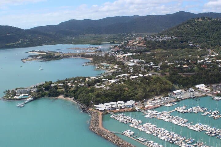 Whitehaven From Above: 30-Minute Whitsundays Helicopter Tour photo 3