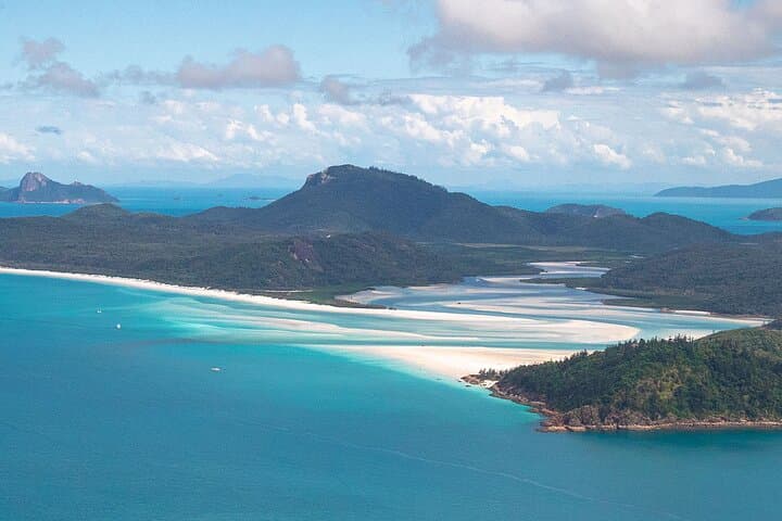 Whitehaven From Above: 30-Minute Whitsundays Helicopter Tour photo 6