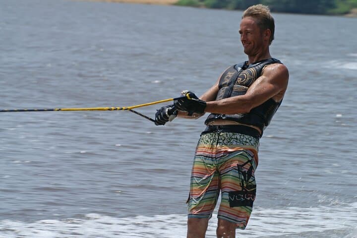 Wakeboarding in Negombo: Flat Water, Clear Views and Hands-On Coaching