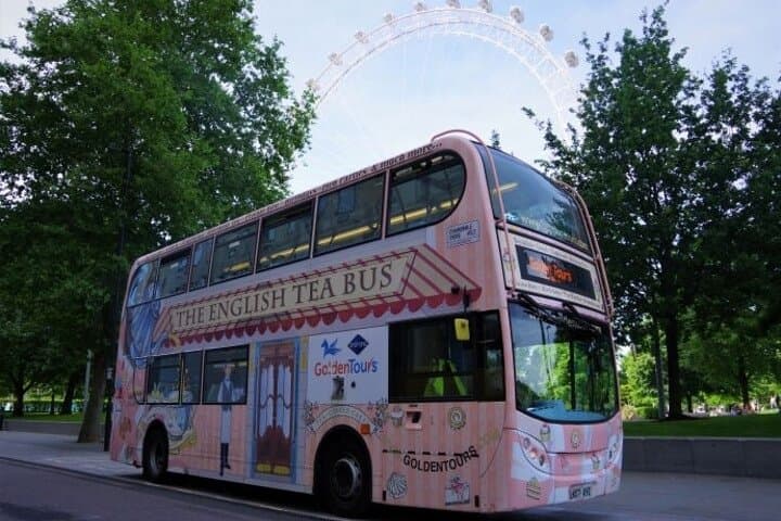 London Afternoon Tea Bus: Panoramic Lower-Deck Tour with Prosecco