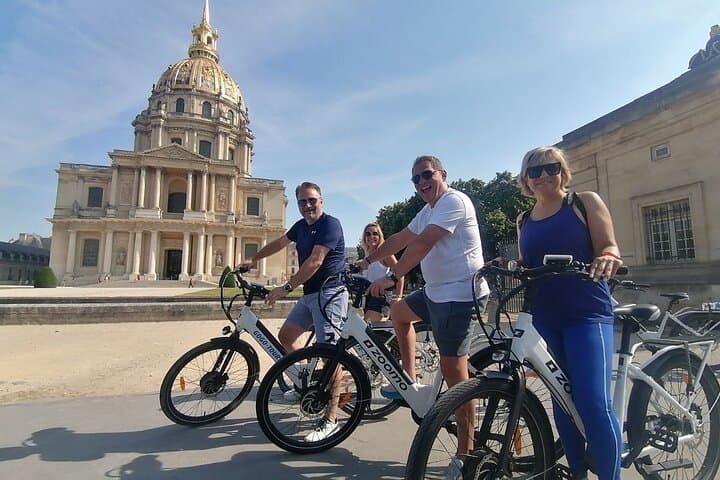 Paris Highlights E-Bike Tour — Small-Group Guided Ride to Iconic Sights