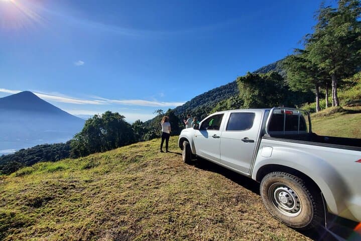 Acatenango Overnight: 2-Day 4x4 Volcano Summit and Campsite Experience