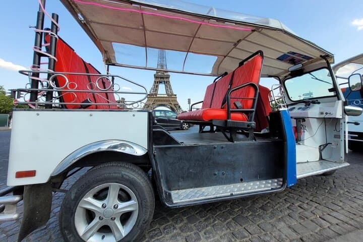 Paris by TukTuk: Private 3‑Hour Electric TukTuk Tour of Historic Sights photo 2