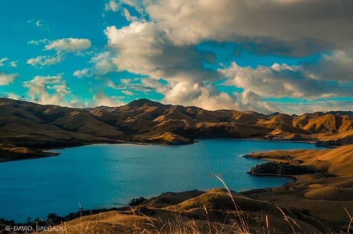 Páramo Camping: 3-Day Private Tour to Lagunas de Piñan from Quito