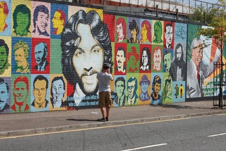 Belfast Black Taxi Tour: Two Hours Through The Troubles, Murals & Peace Walls photo 2