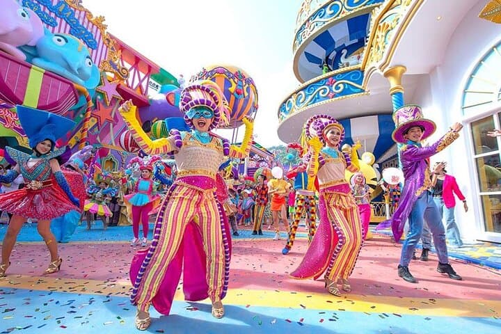 Phuket Carnival Magic: River Parade, Street Performers & Nighttime Dinner Show photo 2