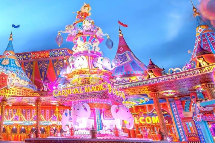 Phuket Carnival Magic: River Parade, Street Performers & Nighttime Dinner Show photo 4
