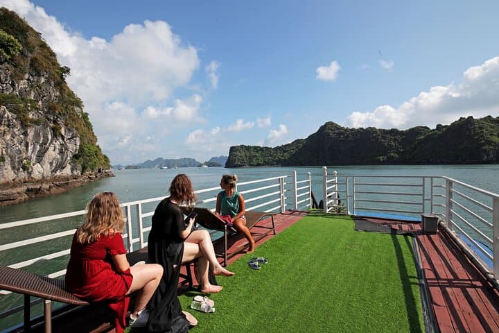 La Pinta Luxury 3-Day Cruise: Explore Halong & Lan Ha Bay photo 2