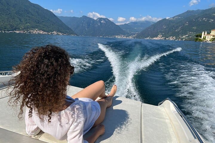 Private Bellagio Boat Tour: Luxury Cruise to Villa del Balbianello & Isola Comacina photo 3