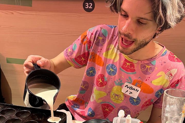 Hands-On Takoyaki Party & Shinjuku Neon Night Walk in Tokyo photo 2