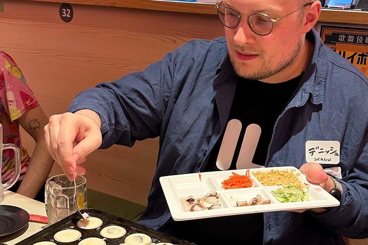 Hands-On Takoyaki Party & Shinjuku Neon Night Walk in Tokyo photo 3